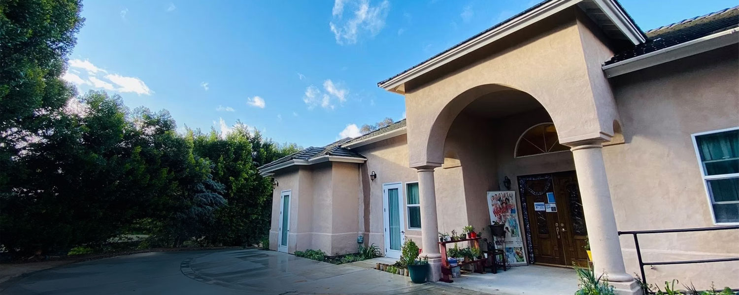 Front entrance and door of Huntington Gate Chateau